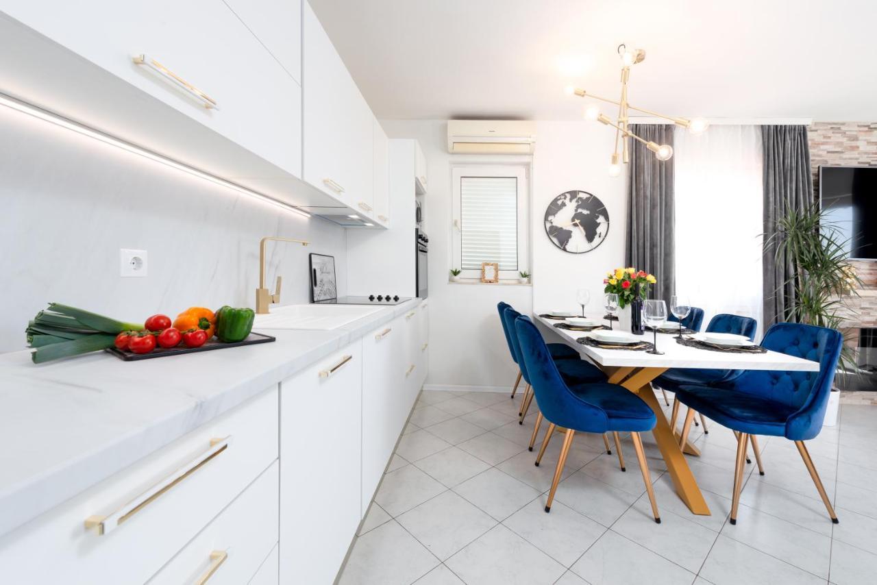 Bluesky Deluxe Apartment Free Parking 두브로브니크 외부 사진